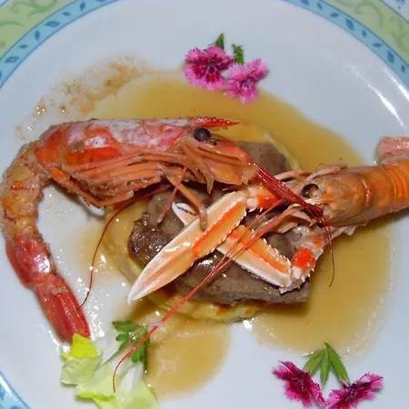 מלון Mediterraneo 3*