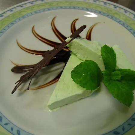 מלון Mediterraneo 3*