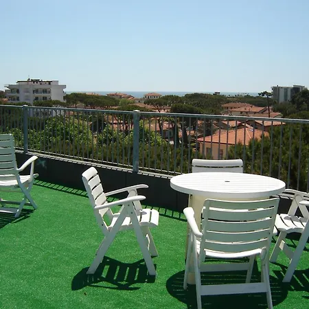 מלון Mediterraneo מרינה די פיאטרסנטה