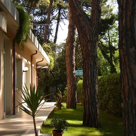 מלון Mediterraneo מרינה די פיאטרסנטה