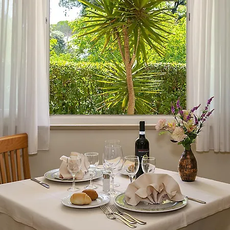 מלון Mediterraneo מרינה די פיאטרסנטה